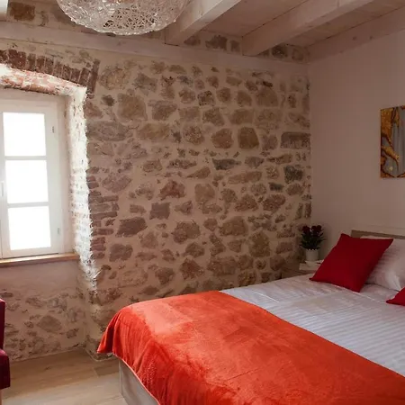 לינה וארוחת בוקר Sobe Bile 3*