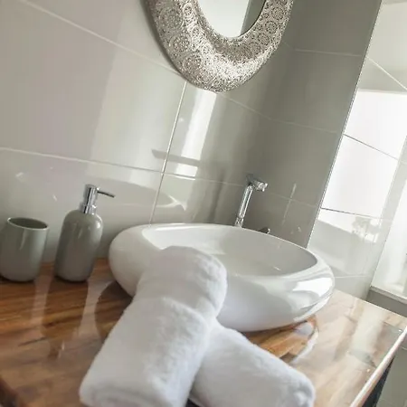 Sobe Bile לינה וארוחת בוקר