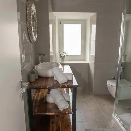 לינה וארוחת בוקר Sobe Bile