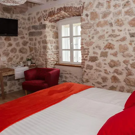 Sobe Bile 4* Pag Town
