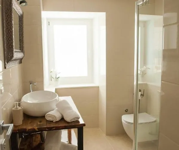 Bed and breakfast Sobe Bile 4*