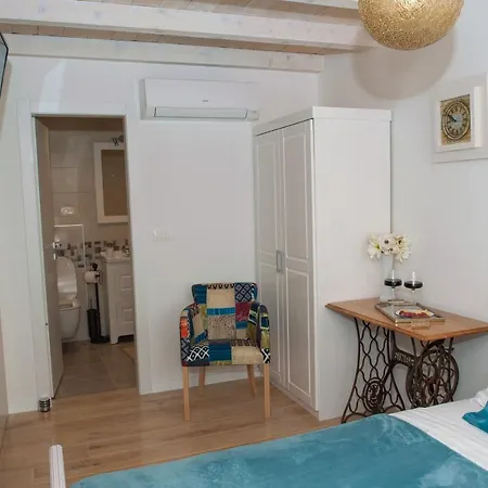 Sobe Bile 3* Pag Town