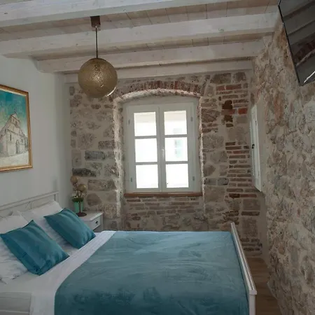 Sobe Bile Bed and Breakfast Pag Town