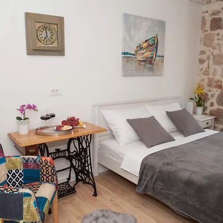 Sobe Bile Bed and Breakfast Pag Town