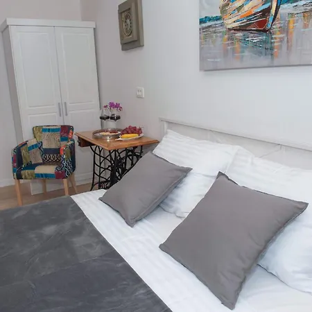 Sobe Bile Bed and Breakfast 4*