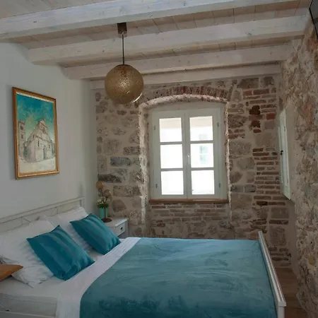 Sobe Bile Bed and Breakfast Pag Town