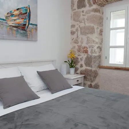 Sobe Bile Bed and Breakfast Pag Town