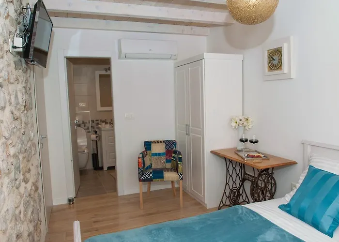 Sobe Bile 3* Pag Town